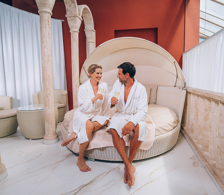 Enjoy some quality time together in a peaceful spa atmosphere