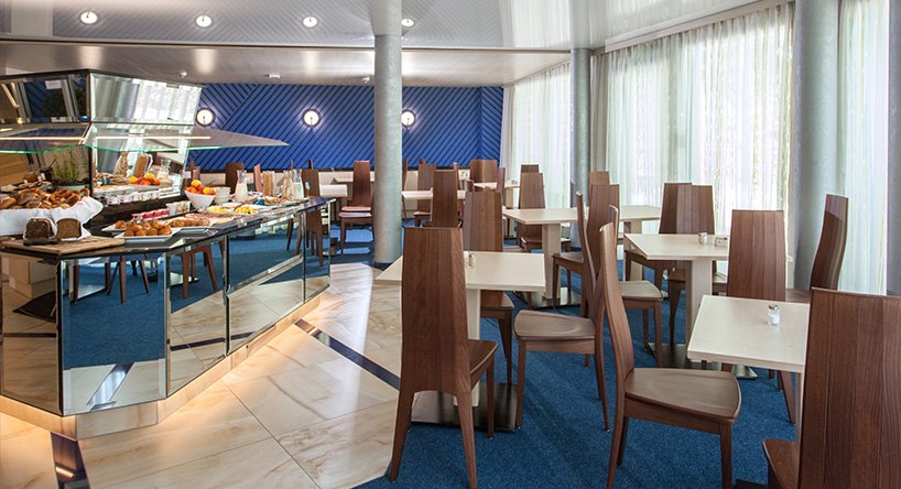 Victory guest house breakfast room